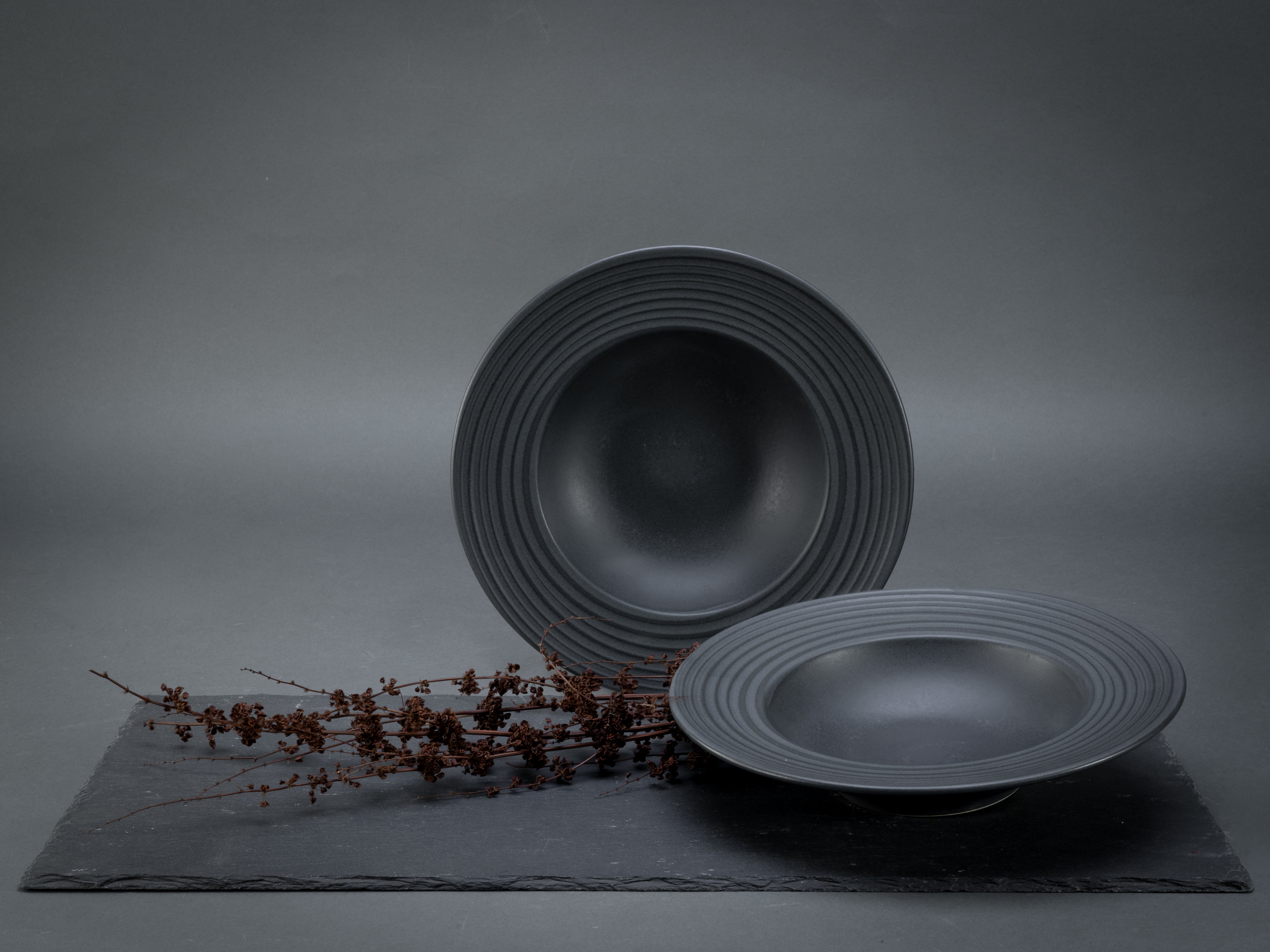 CreaTable Pastateller Lava Stone in Farbe Schwarz matt CreaTable Pastateller Lava Stone in Farbe Schwarz matt