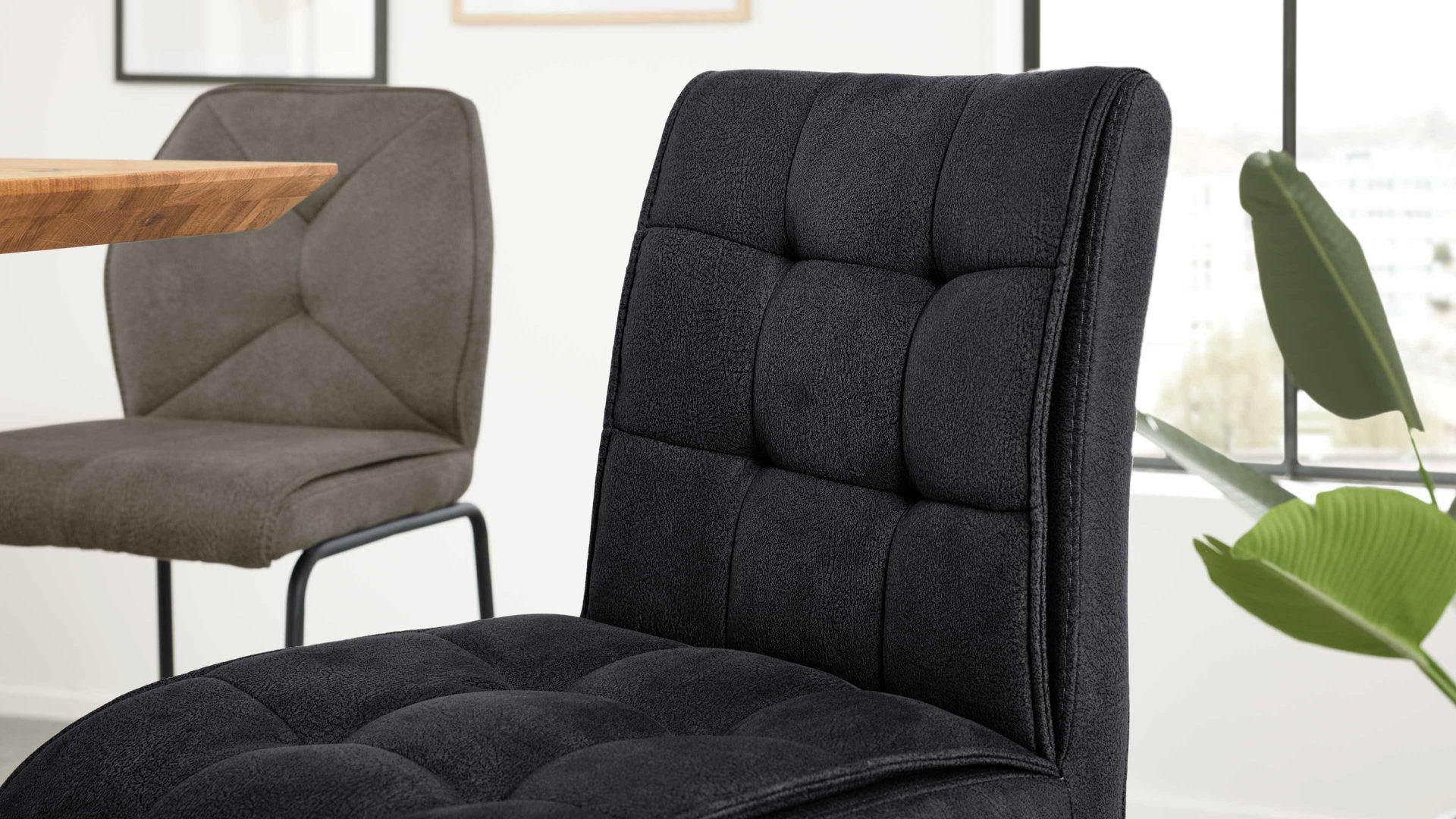 Interliving Barstuhl 5104 ca. 54x112x54cm in carbonschwarz