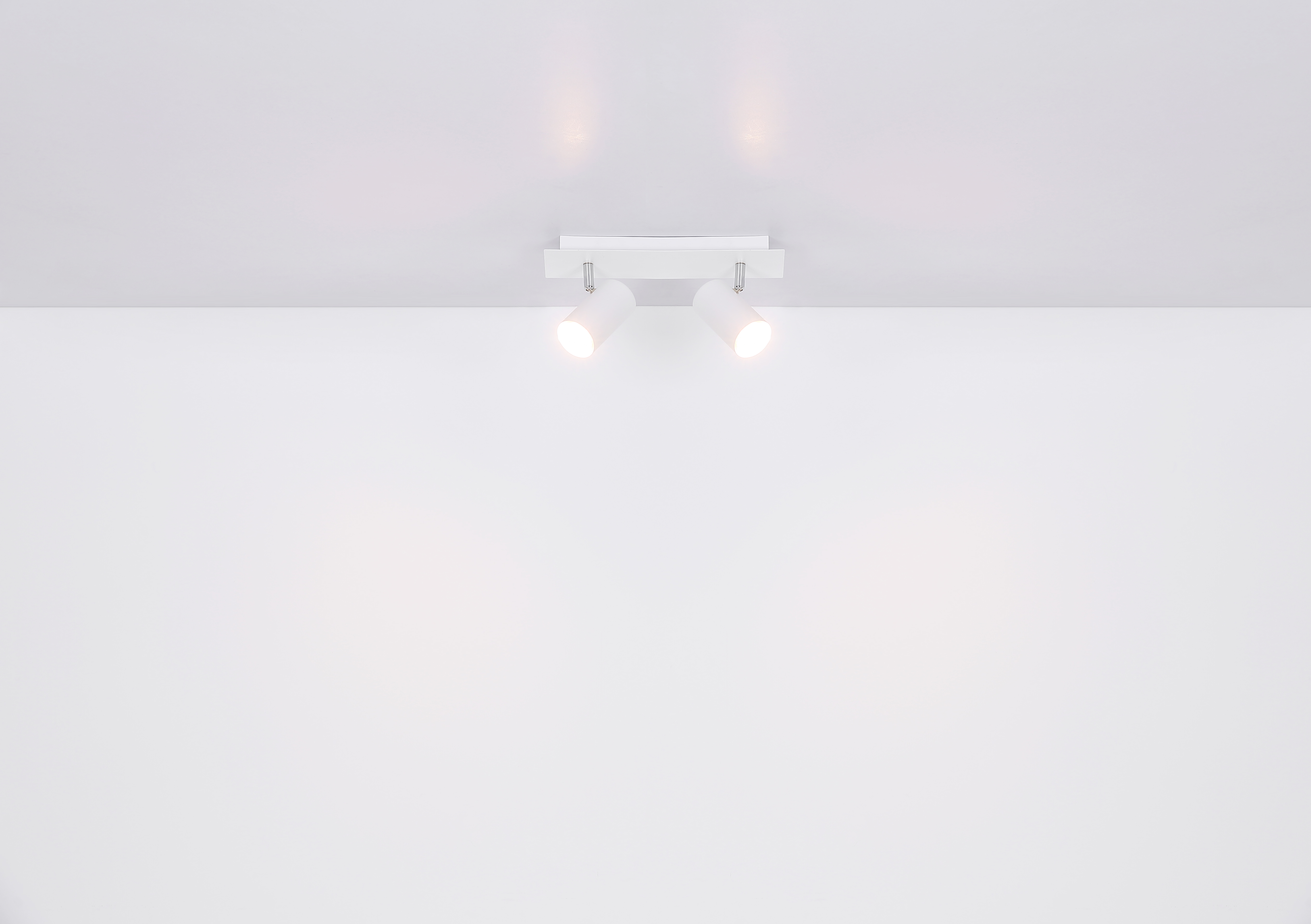 Strahler in Fb. Schwarz Matt, deckenleuchte, spotlight, kunststoff, weiß, lampenhalterung