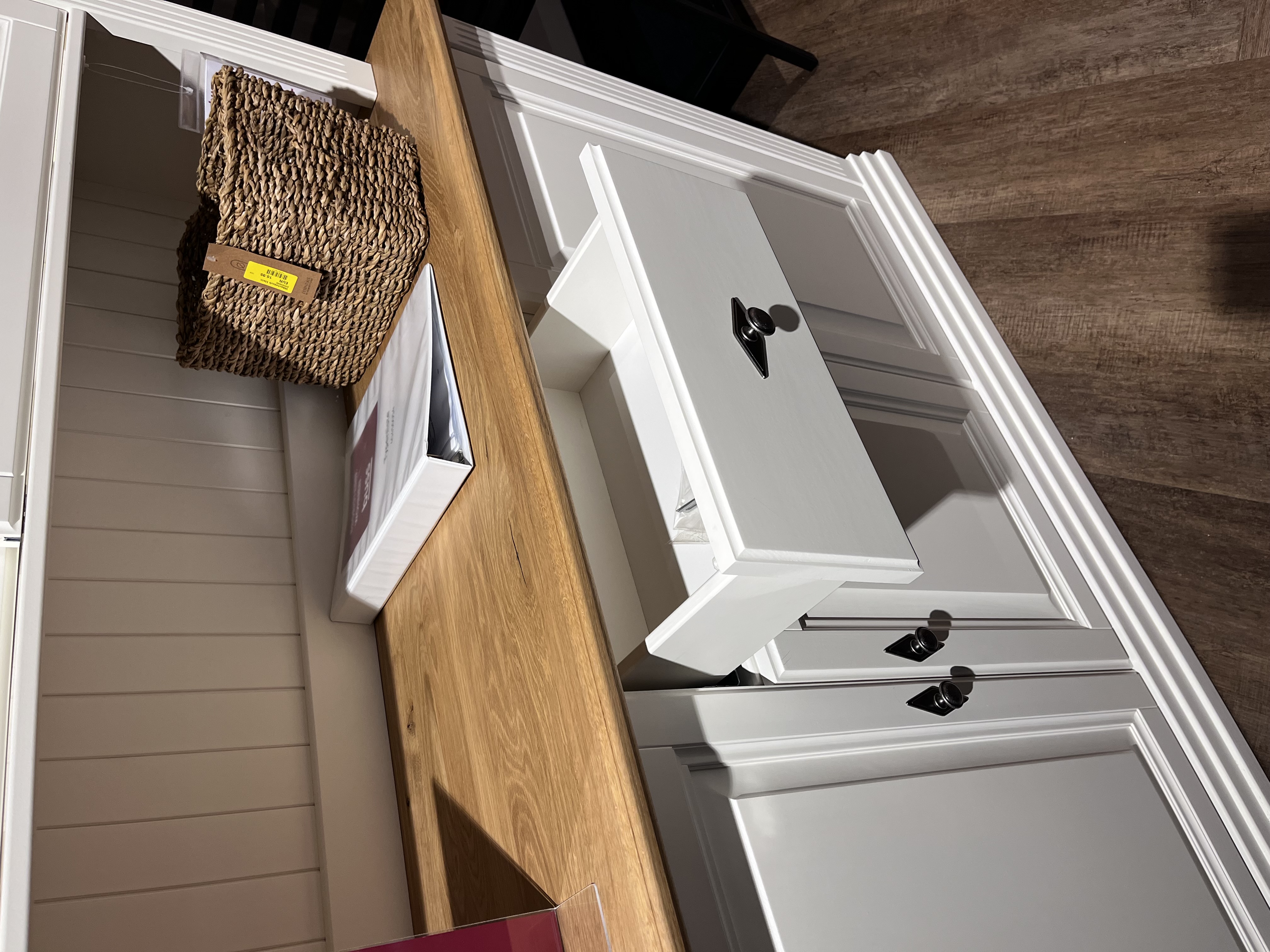 G+K Buffet WZ-06 ca.B160 H199 T45 cm in Kiefer massiv weiß lack/, Innenarchitektur, Hartholz, Holz, Mobiliar, Anrichte