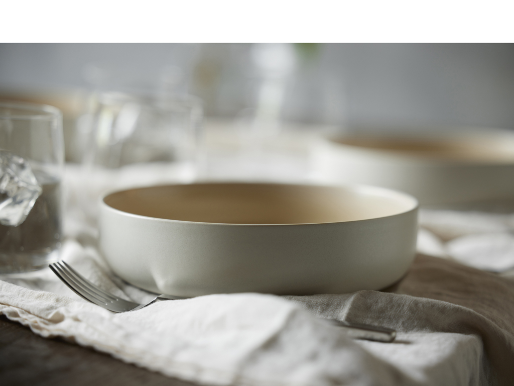 F&H Pastateller STUDIO ROUND NORTH in Farbe Matte white/Matte sand