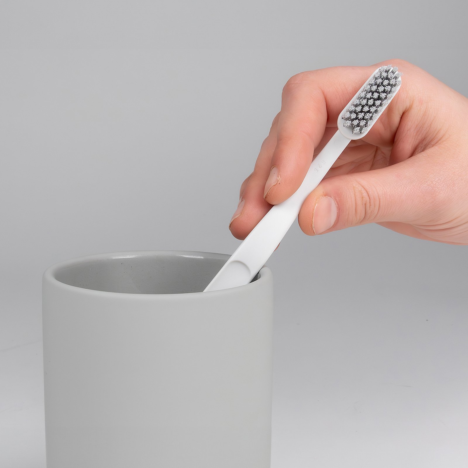 Kela Becher Sana SANA in hellgrau, Pinsel, Gerät, Werkzeug, Besteck, Löffel