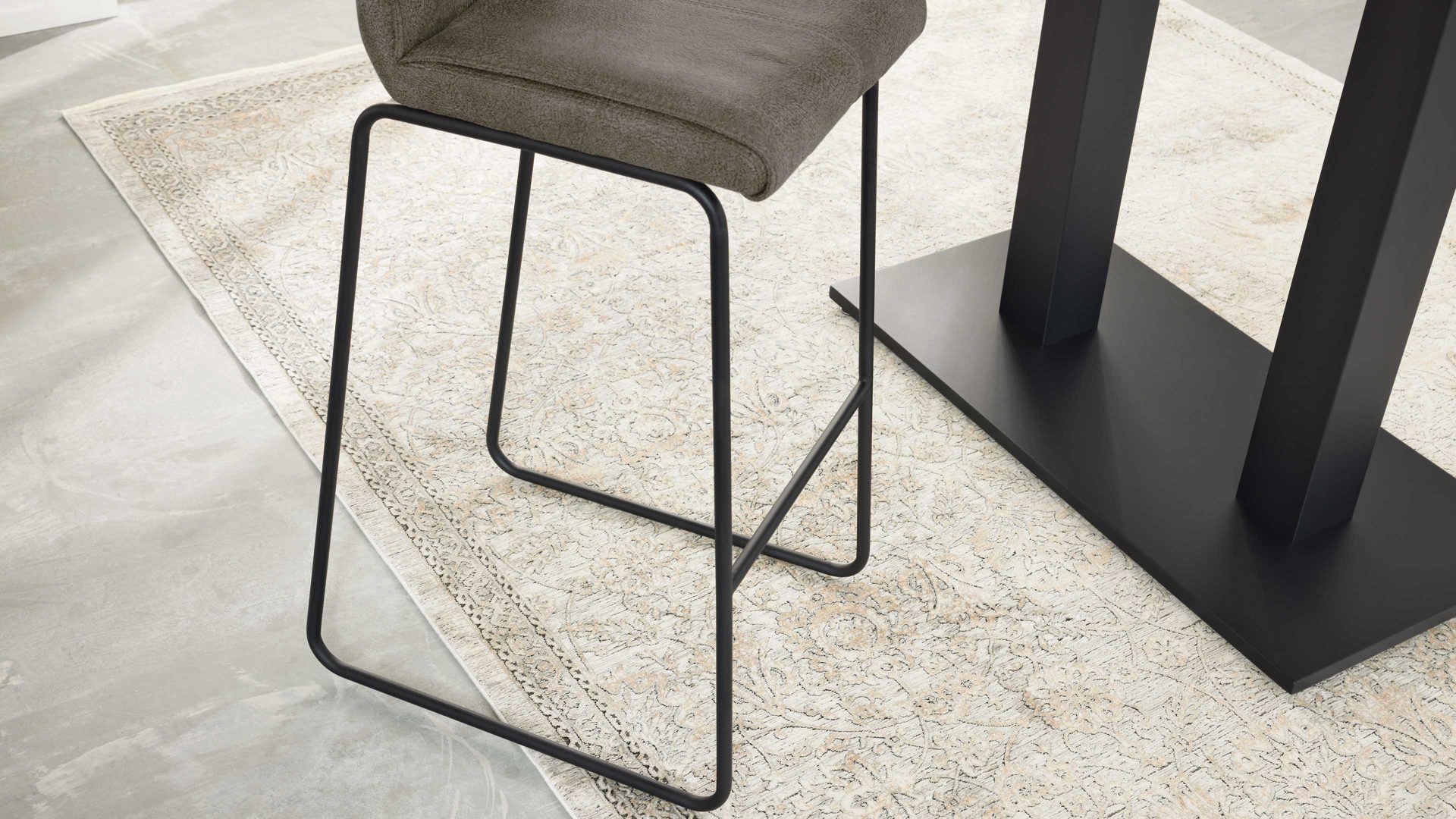 Interliving Barstuhl 5104 ca. 42x110x53cm in dunkelgrau Onyx