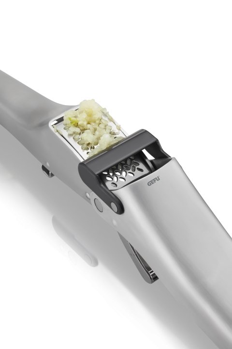 GEFU Knoblauchpresse Garlico schwarz/silber
