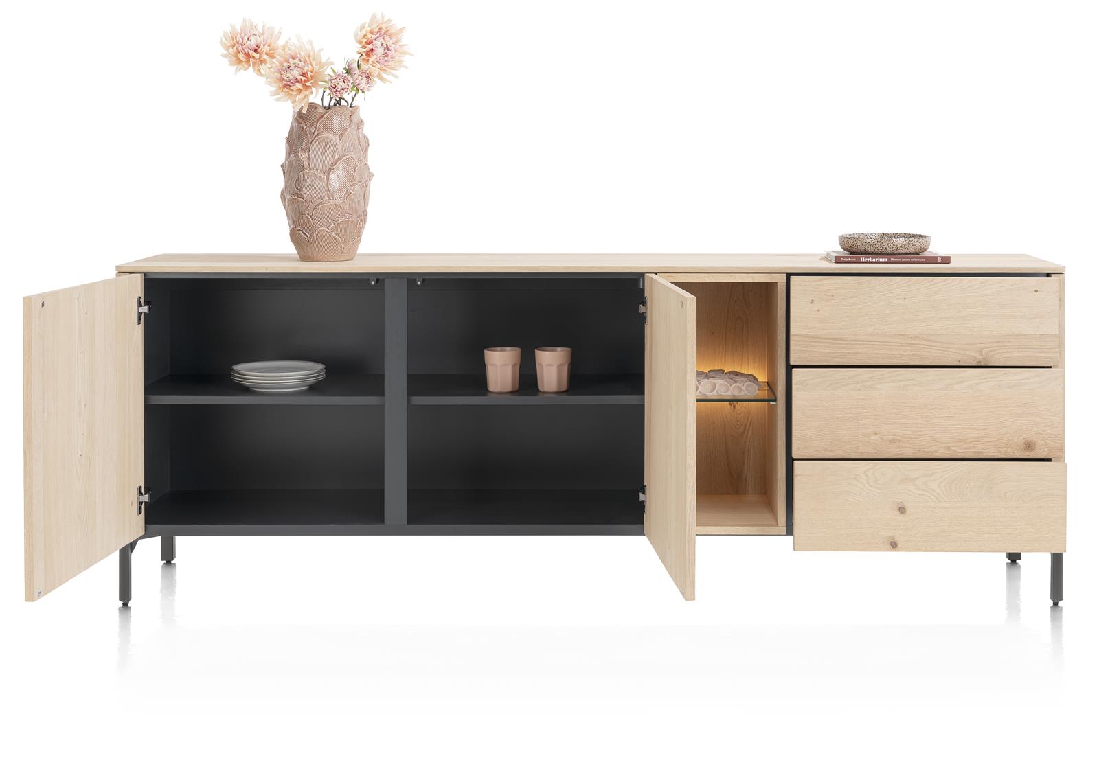 XOOON Sideboard TRENTON ca. B210 H75 T42 cm in Eiche furniert/Gestell graphit XOOON Sideboard TRENTON ca. B210 H75 T42 cm in Eiche furniert/Gestell graphit