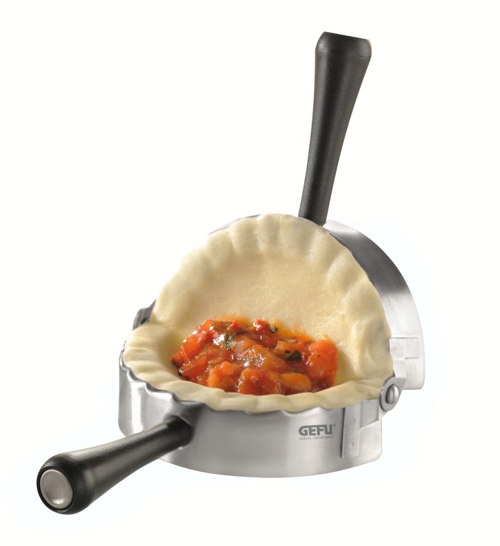 GEFU Ravioli/Maultaschenformer RAVENNA in Schwarz, silber
