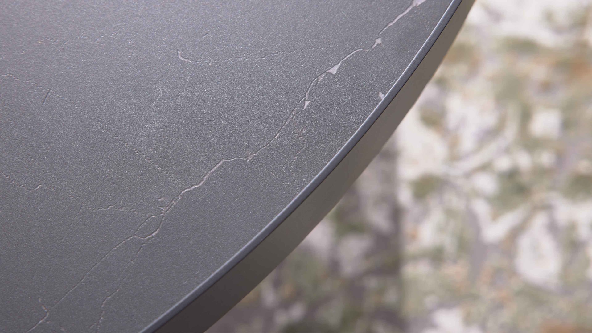 Interliving Couchtisch IL 6217 Ø ca. 70cm in Keramik Marmoroptik Marquina