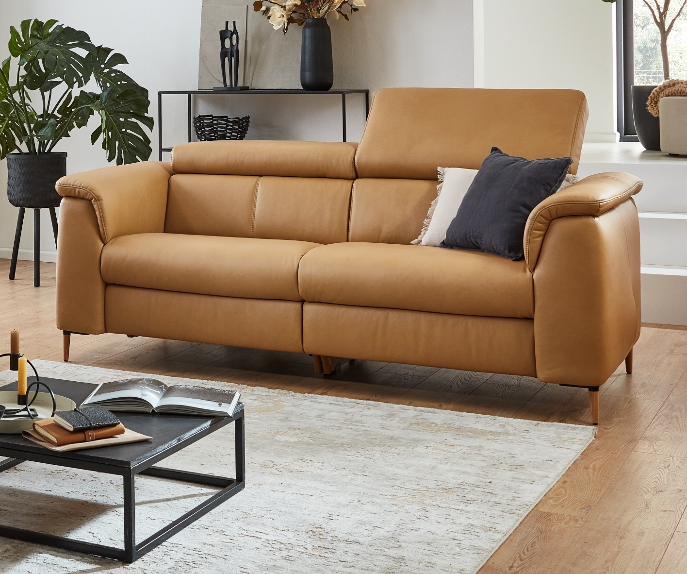 Polsteria Sofa 2-sitzig MONSANO in Leder Punch honey