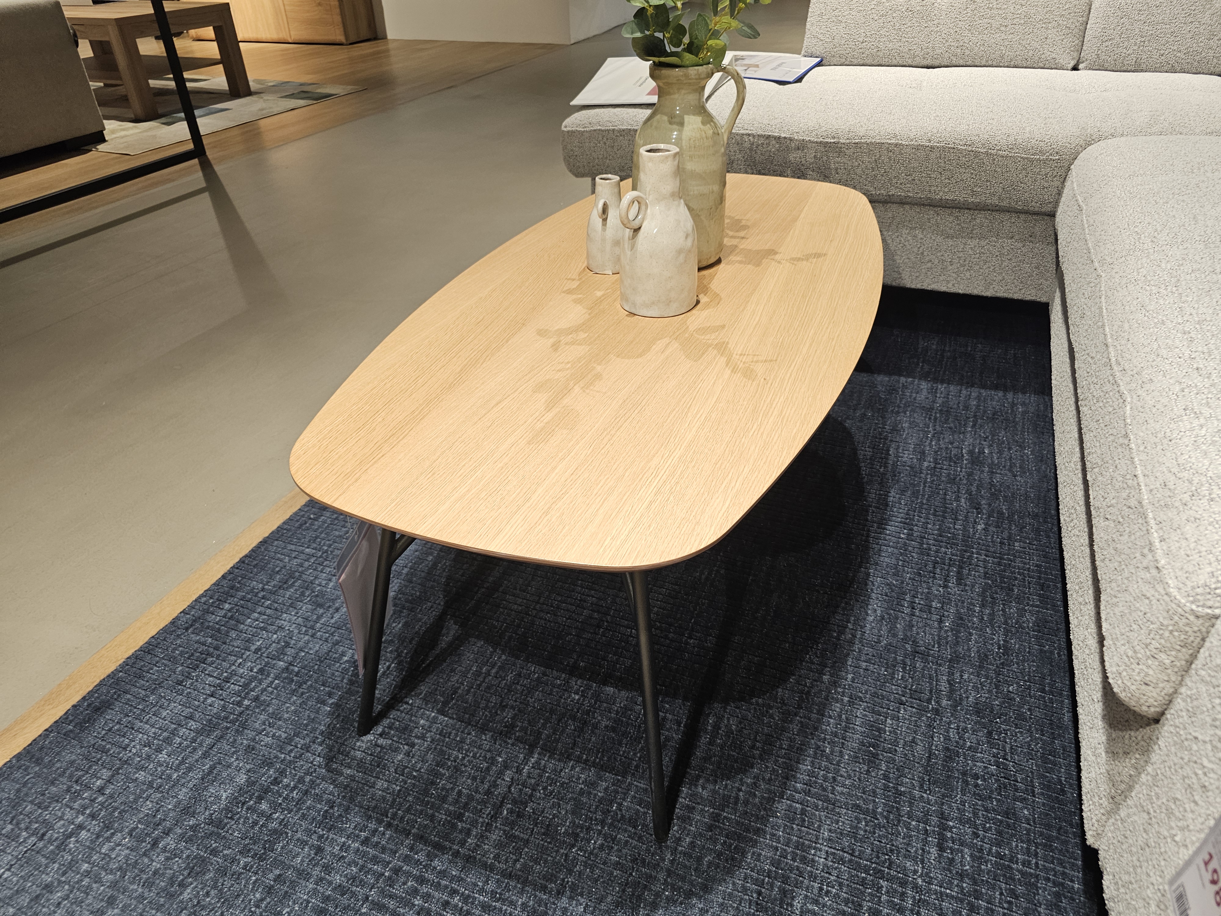 Couchtisch Caracas, tisch, wohnzimmertisch, holzoptik, metallbeine, deko-vasen