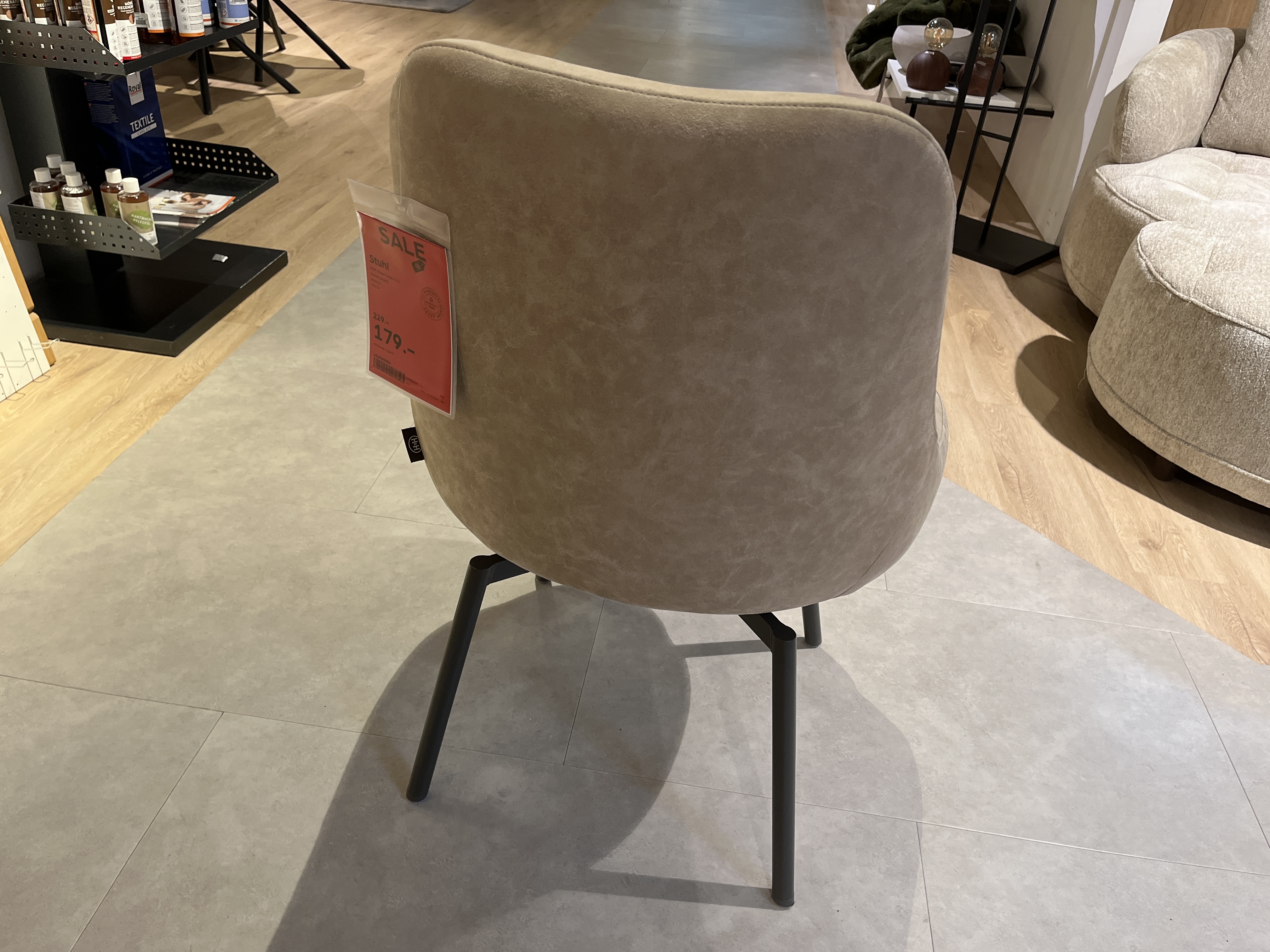 Henders & Hazel Stuhl ROCCO ca. B61 H86 T66 cm in Stoff oregon beige, Polsterstuhl, Taupe, Stoffbezug, Schwarze Metallbeine, Gebogene Rückenlehne