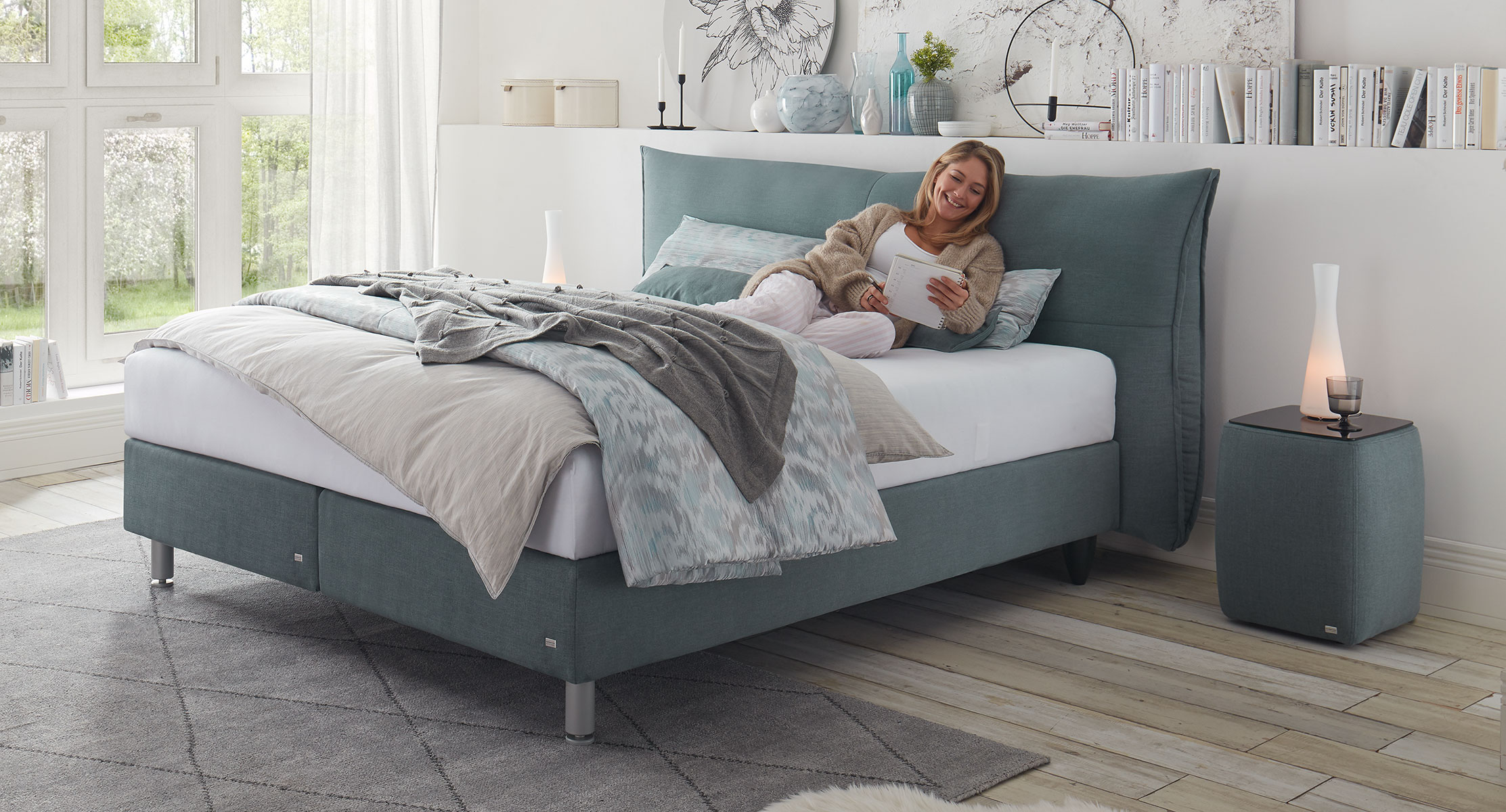 Moebel, Bett, Person, Inneneinrichtung, Innenarchitektur