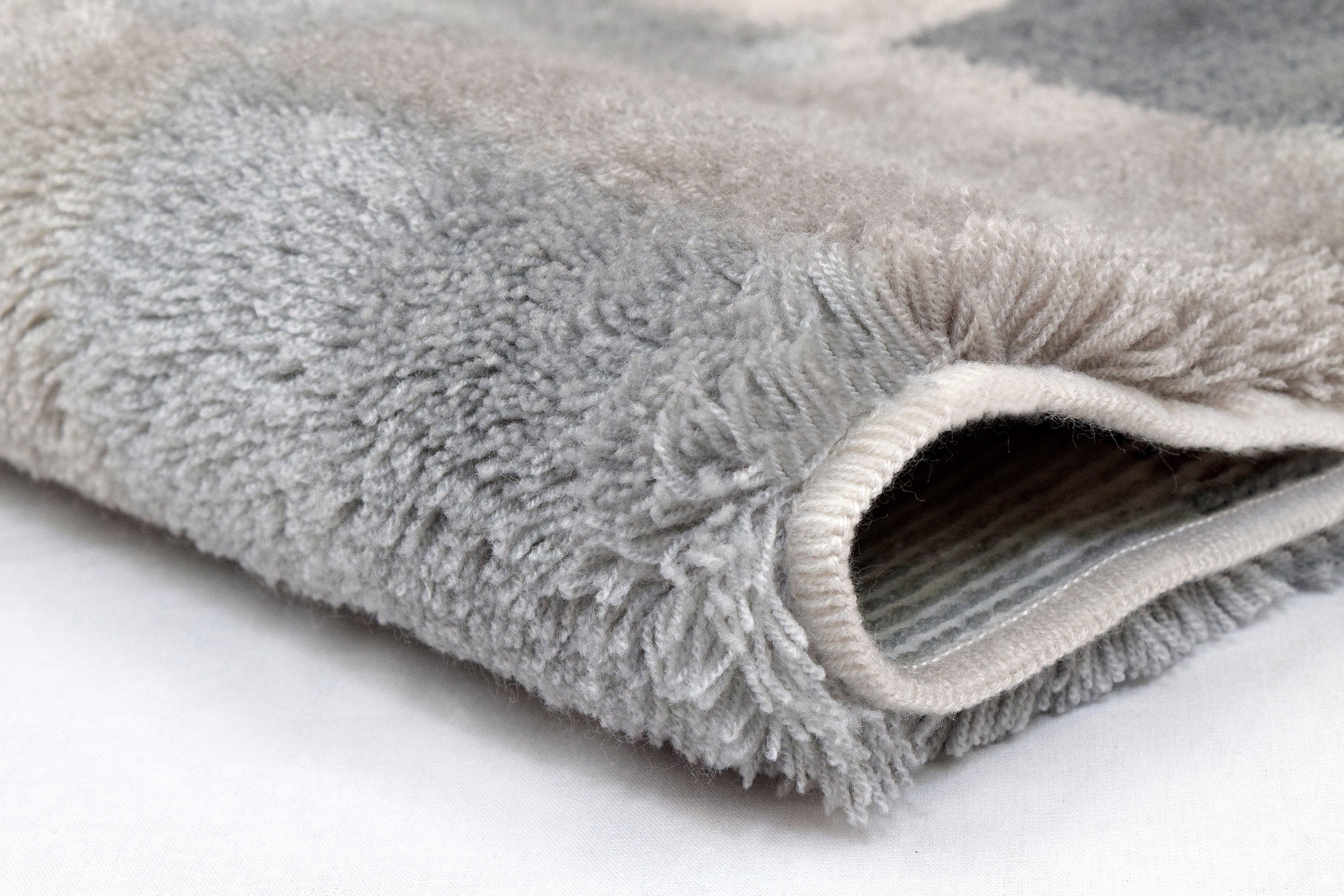 Kleine Wolke Badteppich CARO ca. 70x120cm in Farbe Flanell Kleine Wolke Badteppich CARO ca. 70x120cm in Farbe Flanell, Flausch, Teppich, Schlinge, Grau, Weich