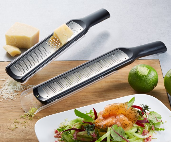 GEFU Fein- und Grobreibe RAFINO in Farbe schwarz/silber, geriebene, Küchenwerkzeug, Käse, Salat, Reibe