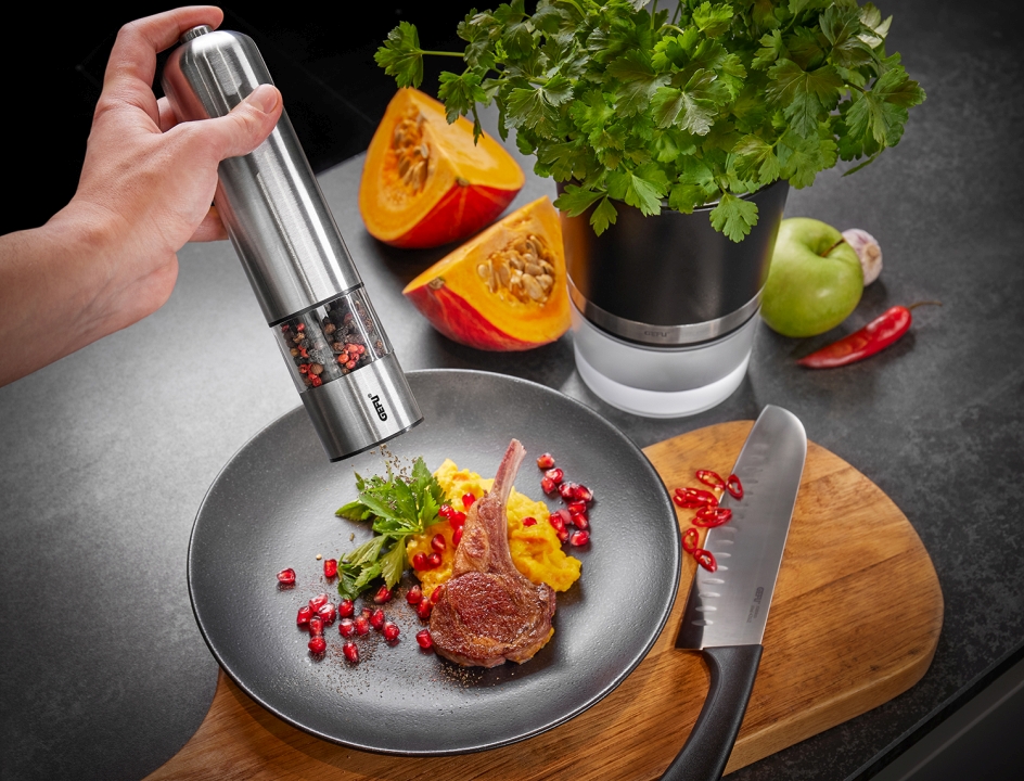 GEFU Salz- oder Pfeffermühle TRICO in Farbe silber