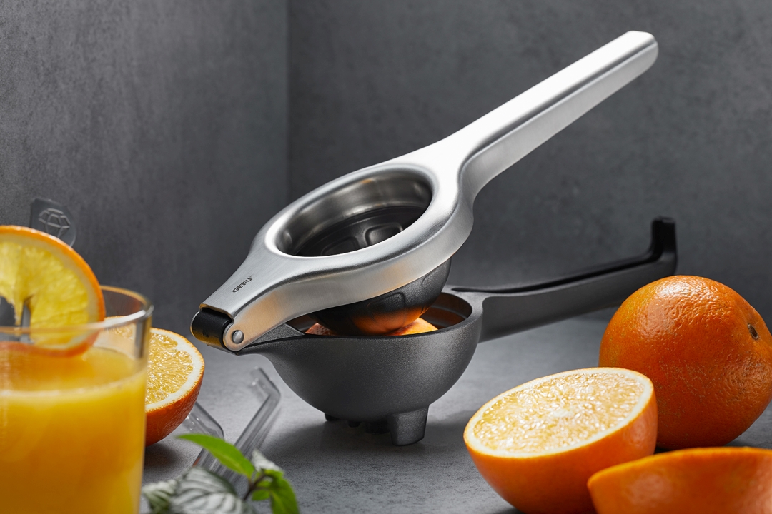 GEFU Zitruspresse LEMON PRO in Farbe schwarz/silber
