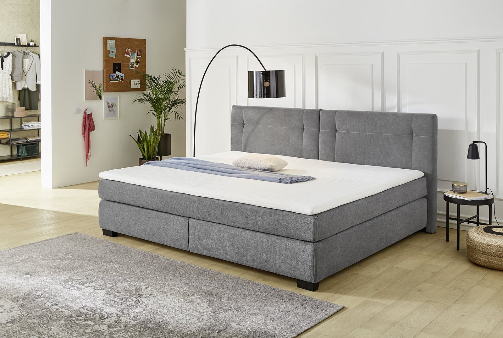 Boxspringbett ca. 240 x 200 cm in Stoff 403/19 grau