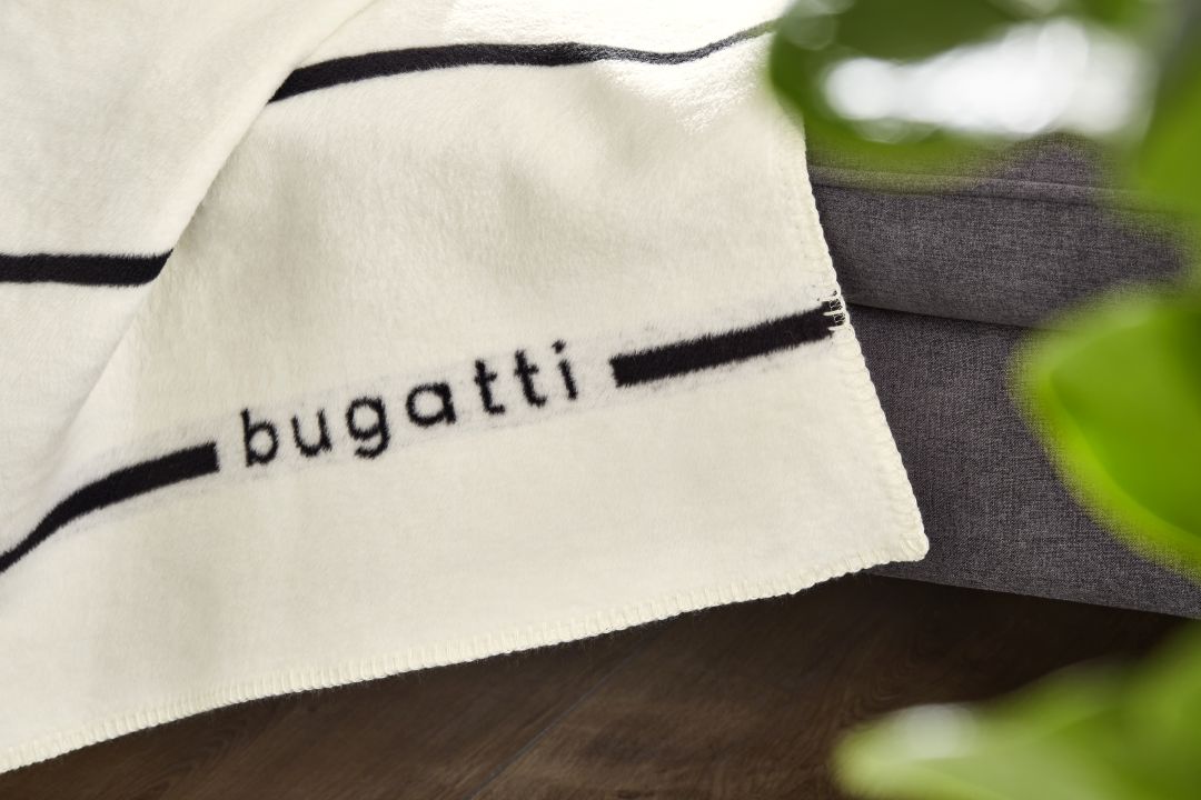 Jacquard Decke bugatti BUGATTI in Weiß bugatti Jacquard-Decke 150x200cm in Farbe wollweiß/schwarz