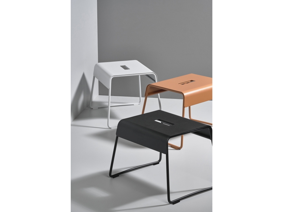 Zone Denmark Schemel in Farbe black Zone Denmark Schemel in Farbe black