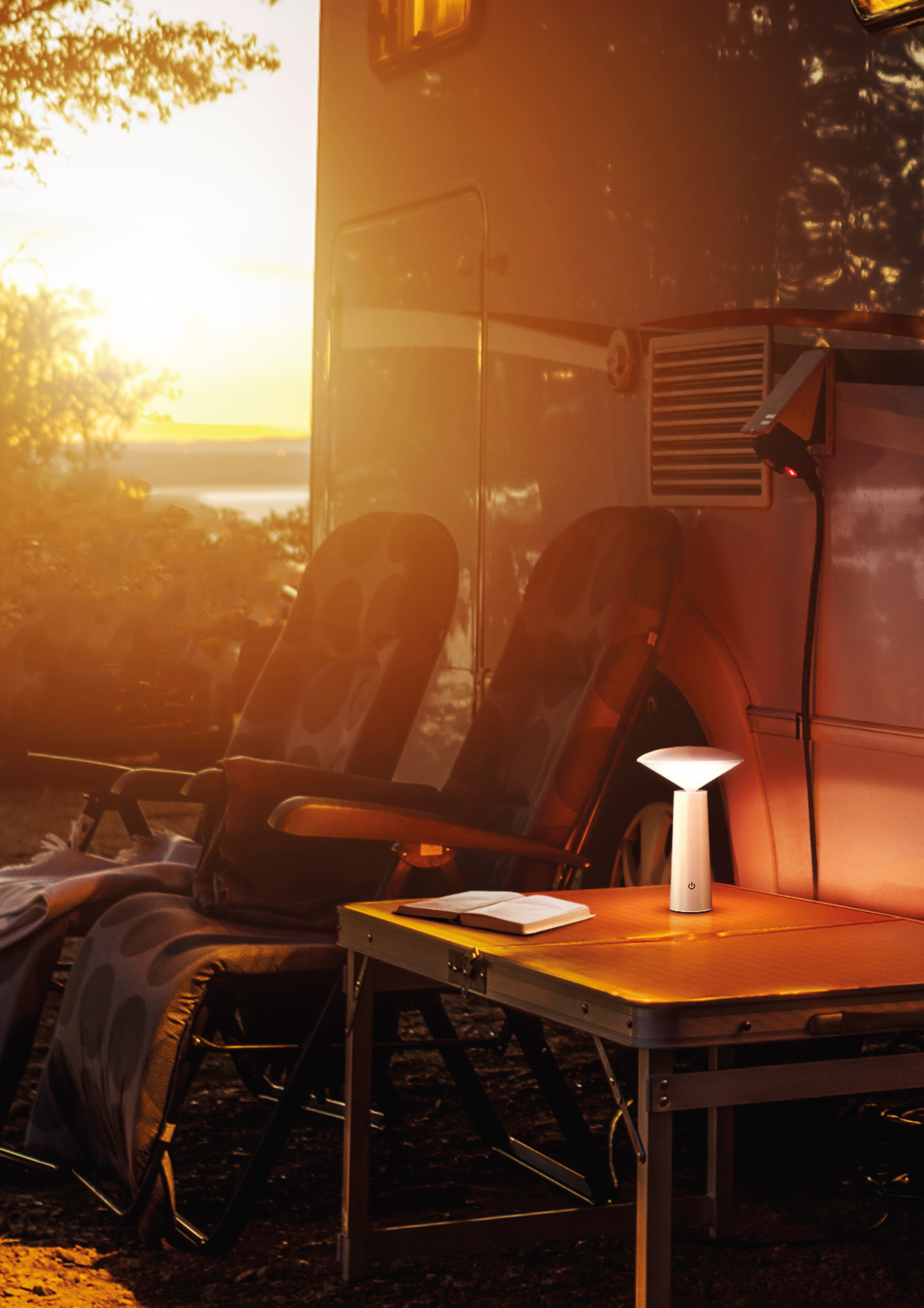 FH Lighting LED-Tischleuchte PINTO in Kunststoff weiß