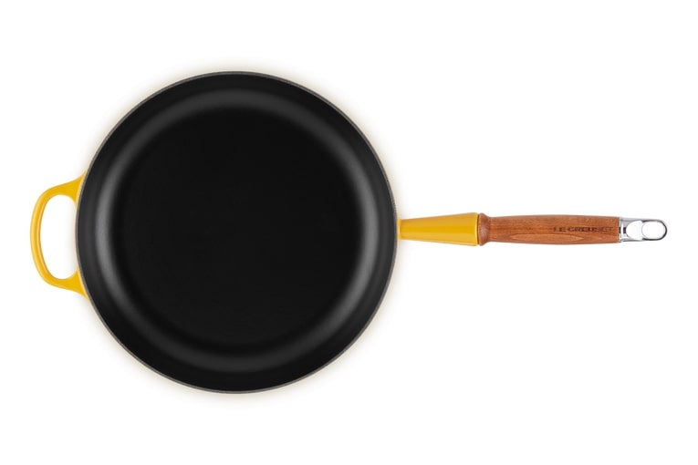 Le Creuset Bratpfanne Sig 28cm in Farbe Nectar Le Creuset Bratpfanne Sig 28cm in Farbe Nectar, Pfanne, Bratpfanne, Gusseisen? (if not sure), rund, gelb-griff, Holzgriff, antihaft, Pfannenboden