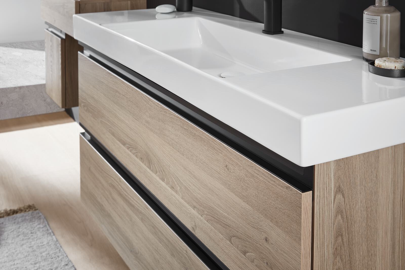 Badkombination C!PURO mit Front/Korpus inCuneo Eiche natural