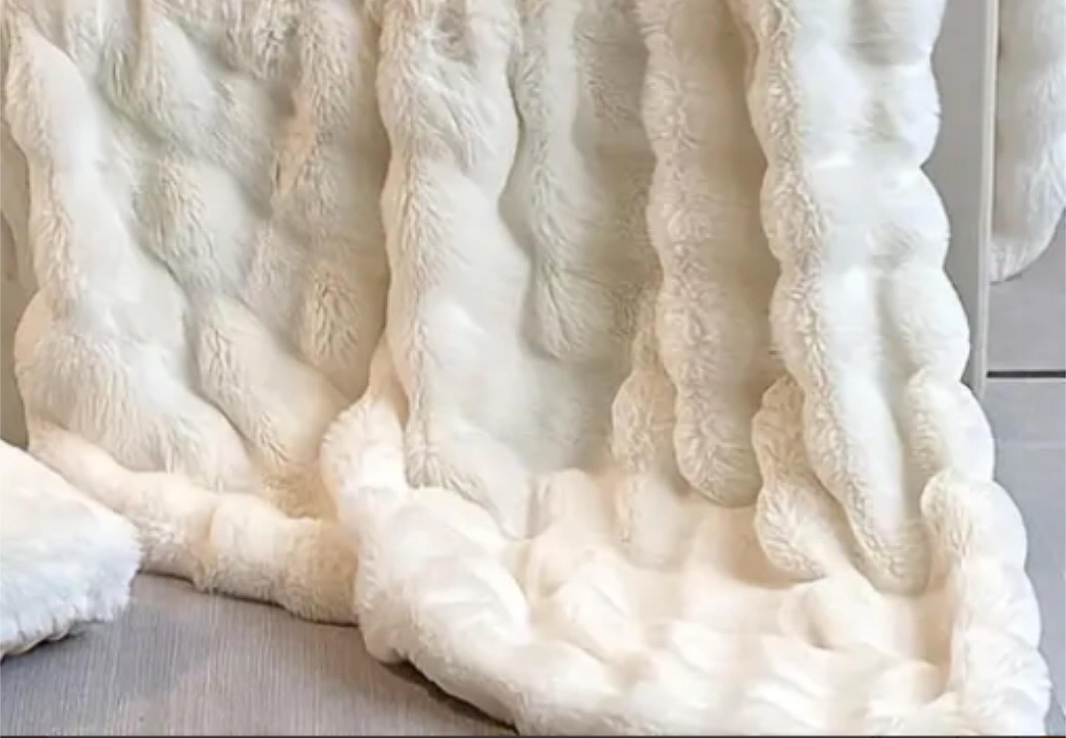 Wohndecke Baloon 150x200cm BLANKET BALOON B/L ca.150x200cm in beige
