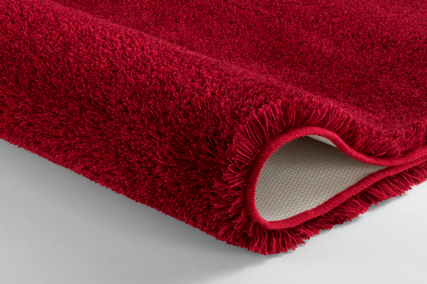 Kleine Wolke Badteppich RELAX ca. 70x120cm in Farbe Rubin, Roter Teppich, Schal?, Teppichboden, Roter Flor, Kante umgeschlagen