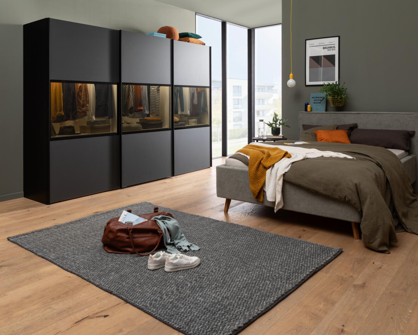 Schwebetürenschrank in Anthrazit matt/Rauchglas
