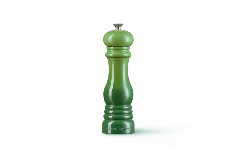 Le Creuset Salzmühle Klassik 21cm in Farbe Bamboo Green Le Creuset Salzmühle Bamboo Green