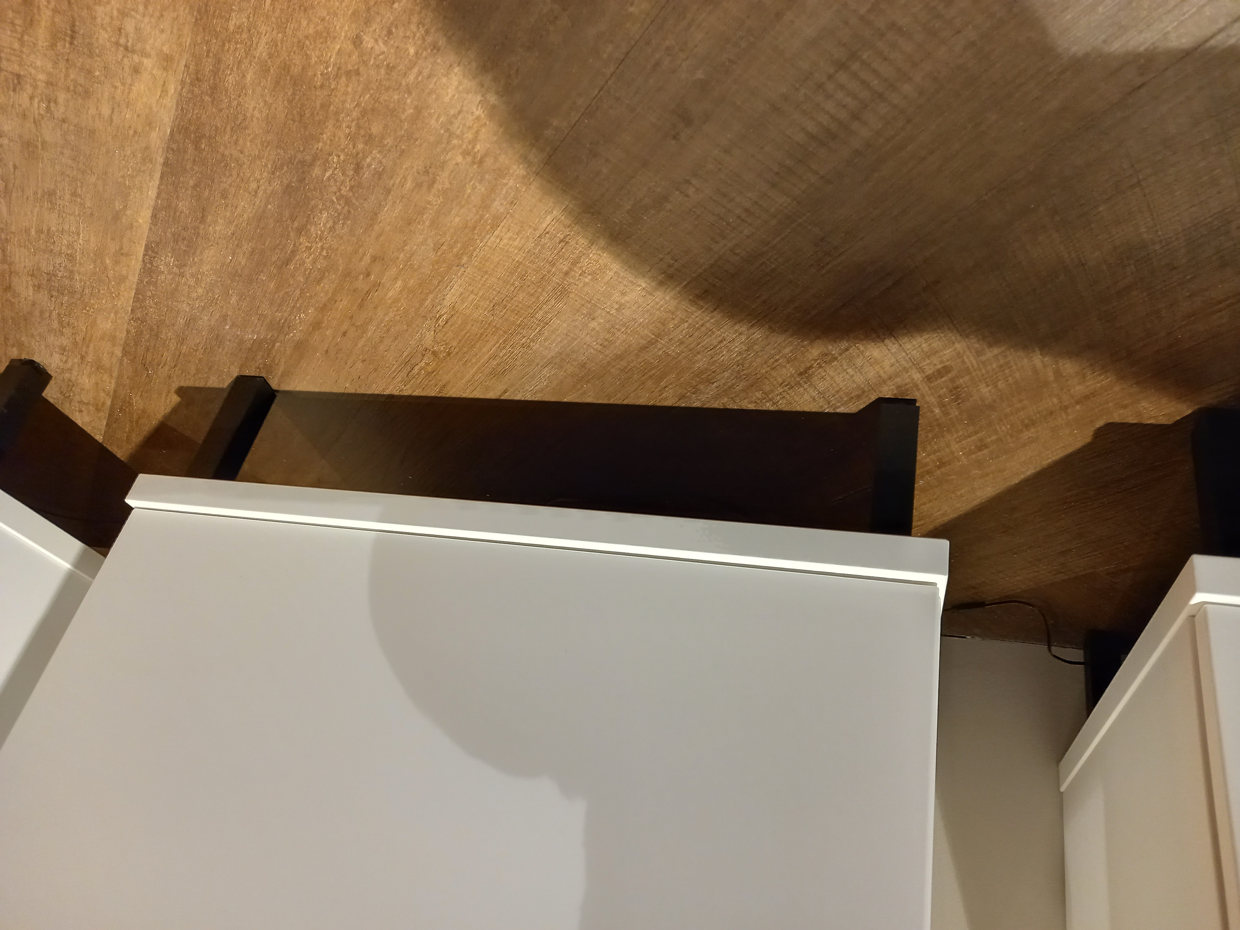 Wehrsdorfer Vitrine rechts in Farbe Front/Korpus weiß, Sperrholz, Holz, Innenarchitektur, Schublade, Bodenbeläge