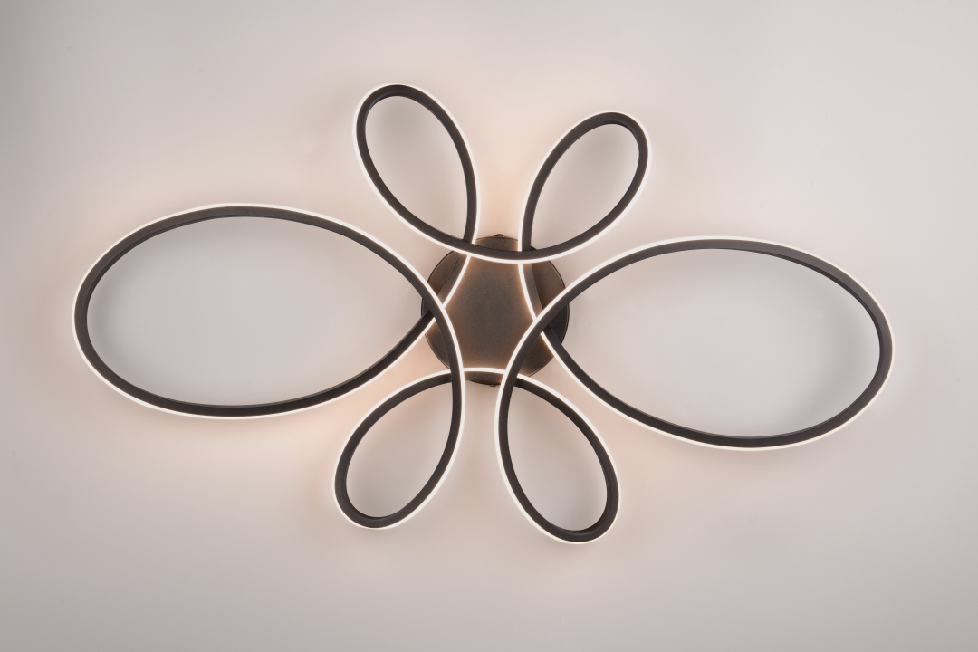 Trio LED-Deckenleuchte FLY 1-flammig in Farbe schwarz matt, Schere