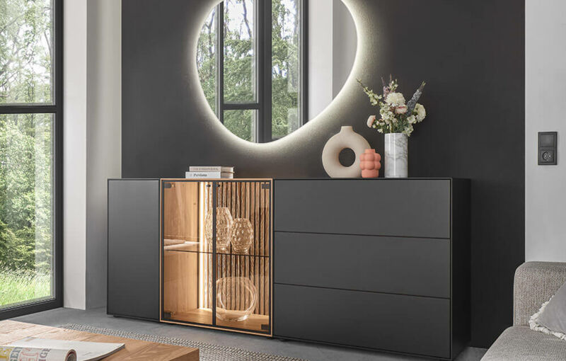 Hartmann Sideboard SELINO in Birke massiv anthrazit lack. Hartmann Sideboard SELINO in Birke massiv anthrazit lack., sideboard, schrank, glas-tür, dunkelgrau, dekorationsgegenstände
