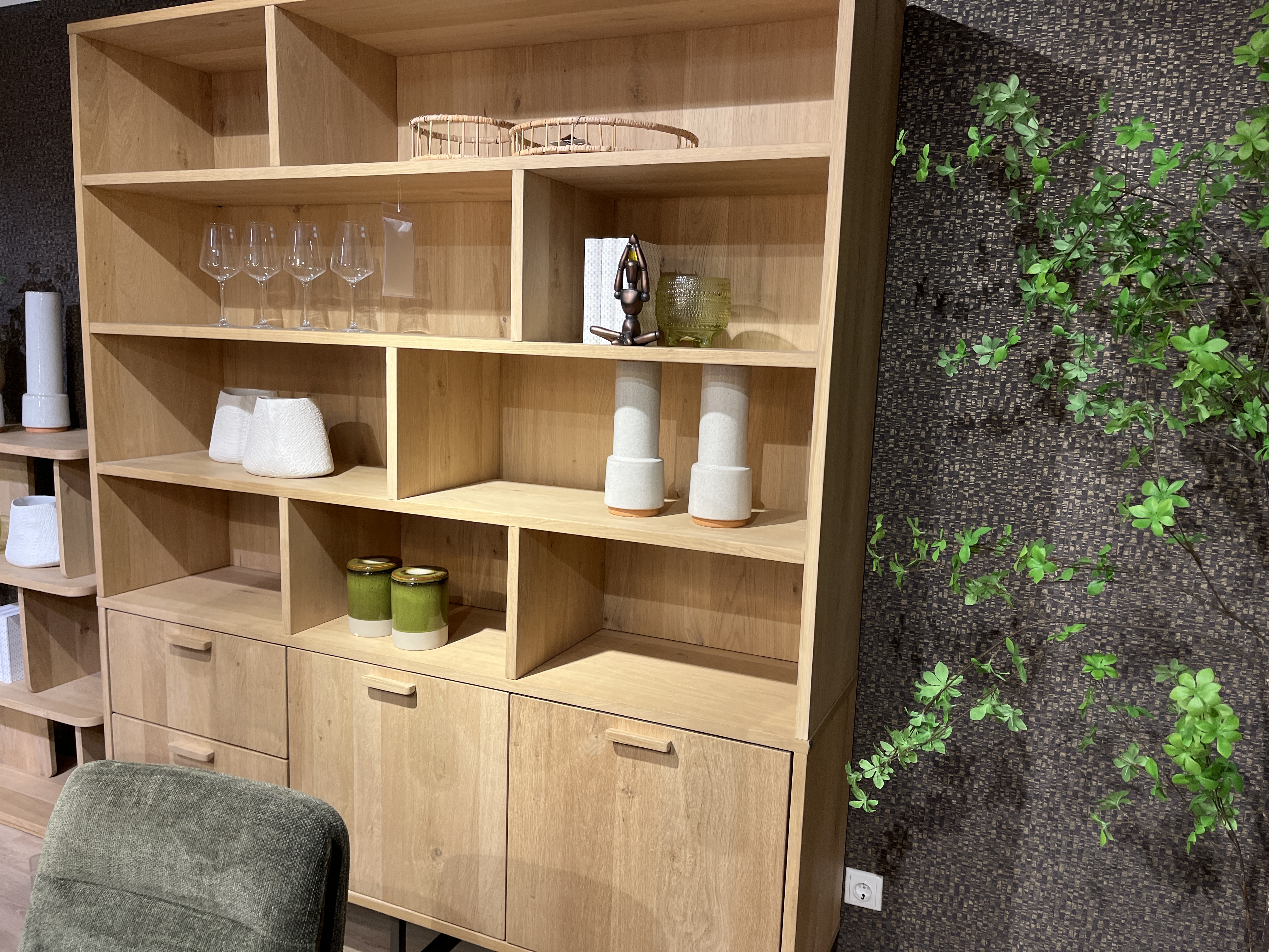 Henders & Hazel Buffet CASTELLO ca. B181 H195 T42 cm in Eiche natur furniert, Wohnzimmerschrank, Holzoptik, Offene Regale, Schranktüren, Schubladen
