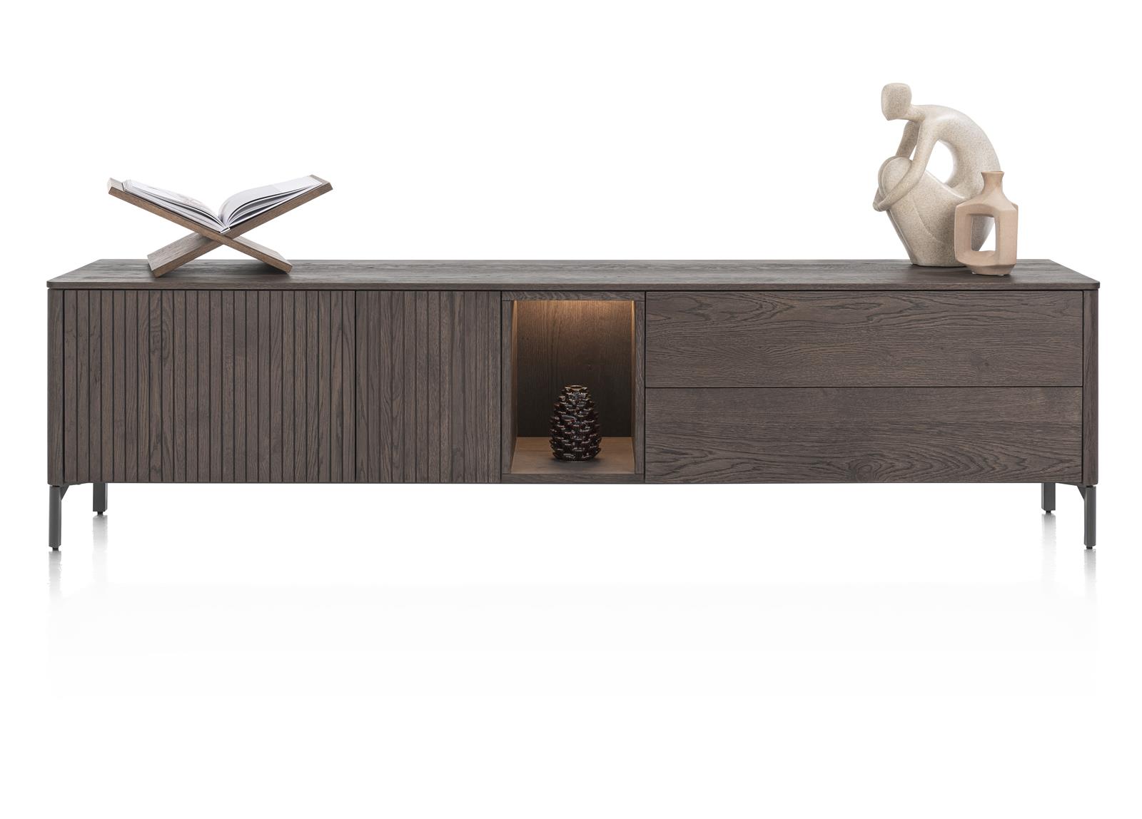 XOOON Lowboard TRENTON ca. B210 H45 T42 cm in Eiche furniert clay, TV-Lowboard, Holzoptik, Dunkelbraun, Schrankboden, Beleuchtungselement