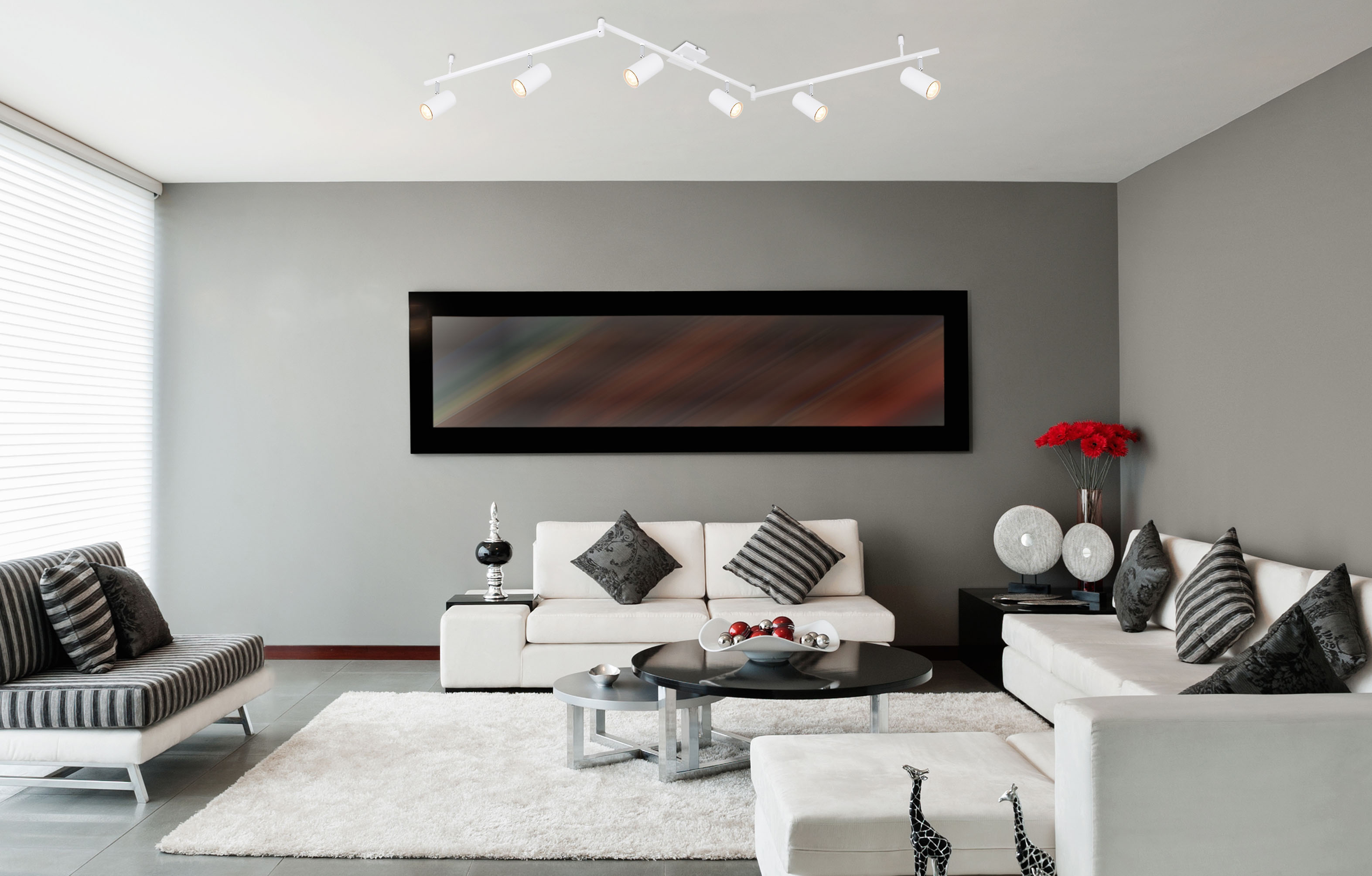 Strahler in Metall verchromt weiß Strahler in Metall verchromt weiß, wohnzimmer, sofa, grau, tisch, wandbild