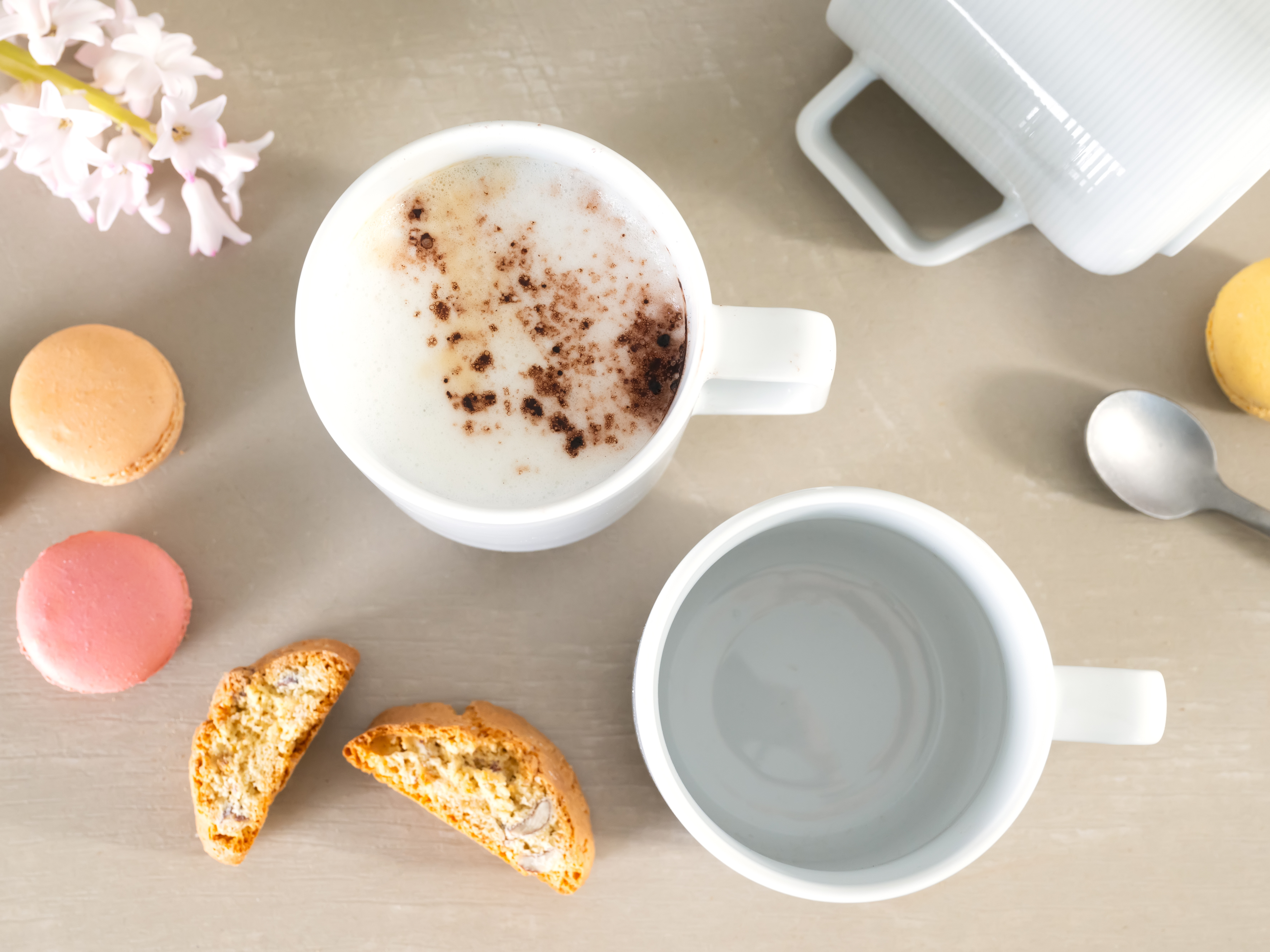 CreaTable Kaffeebecher Session in Farbe Weiß glänzend, Süßigkeiten, Tasse, Kaffeetasse, Brot, Löffel