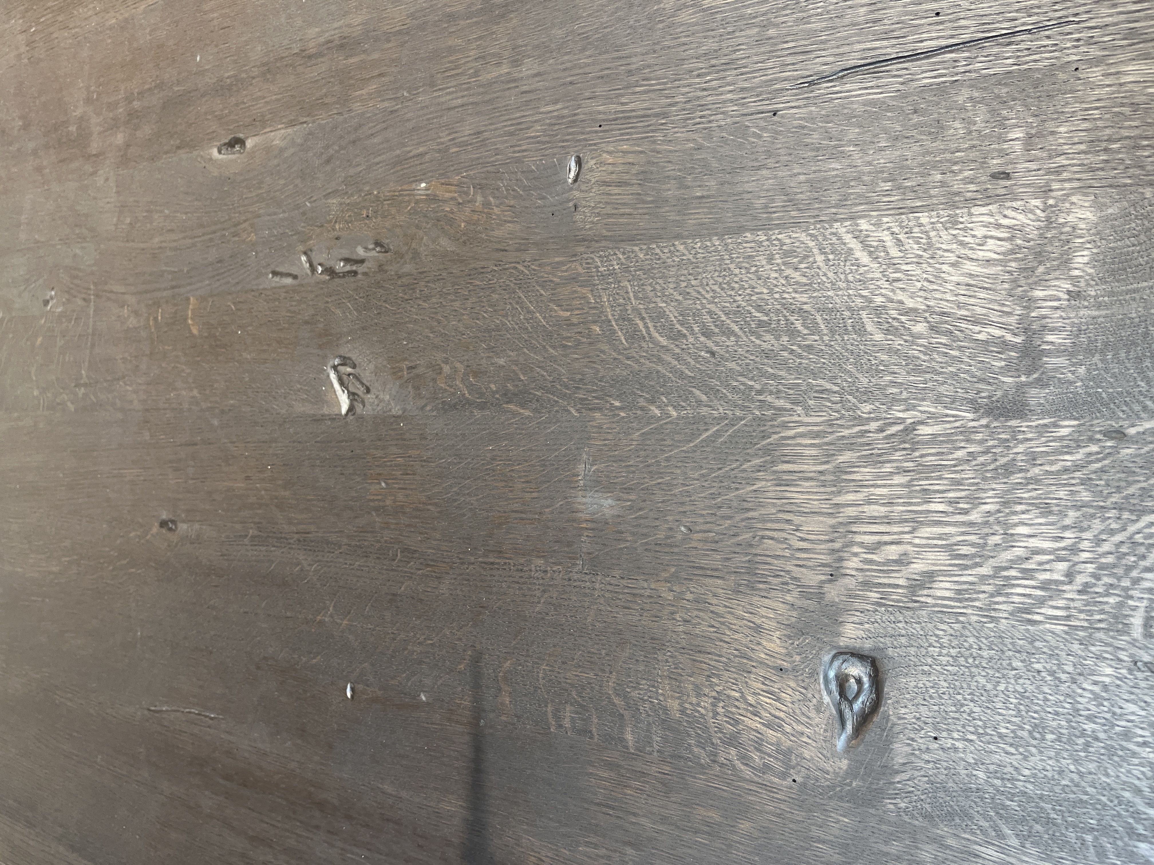 Interliving Esstisch IL 5116 in , Holz, Braun, Holzbretter, Nagellöcher, Textur