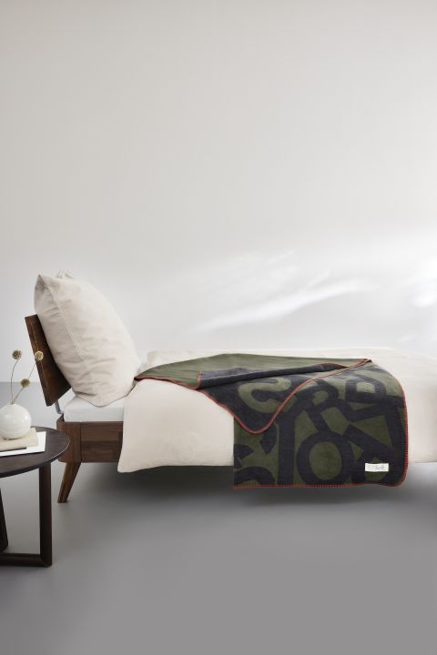 s.Oliver Jacquard-Decke 150x200cm in Farbe anthrazit/khaki