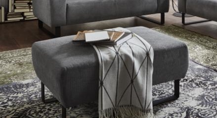 Hocker DANA in Grau Iwaniccy Hocker in Stoff Boston stone