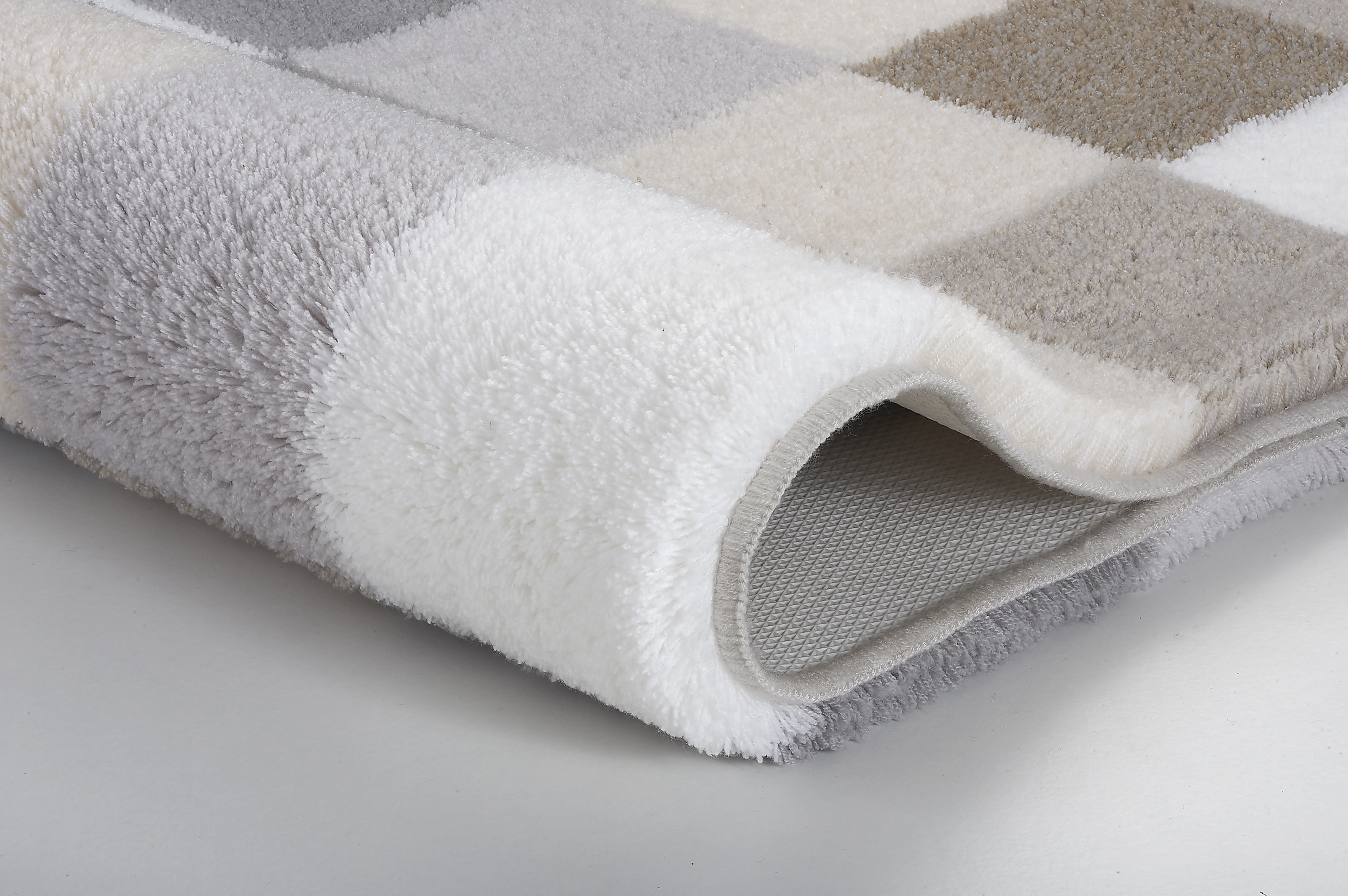 Kleine Wolke Badteppich CARO ca. 70x120cm in Farbe Kaschmir, Shaggy rug, Area rug, Gradient pattern, Plush texture, Non-slip backing