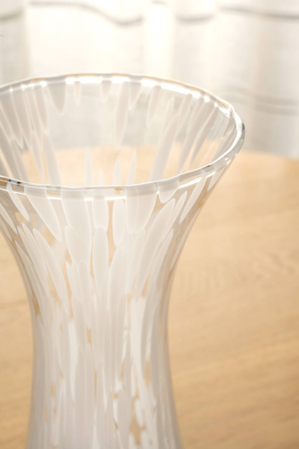 Leonardo Vase 28cm GIA in Farbe weiß, glas, weinglas, transparenter glas, glasgefäß, patternierte oberfläche