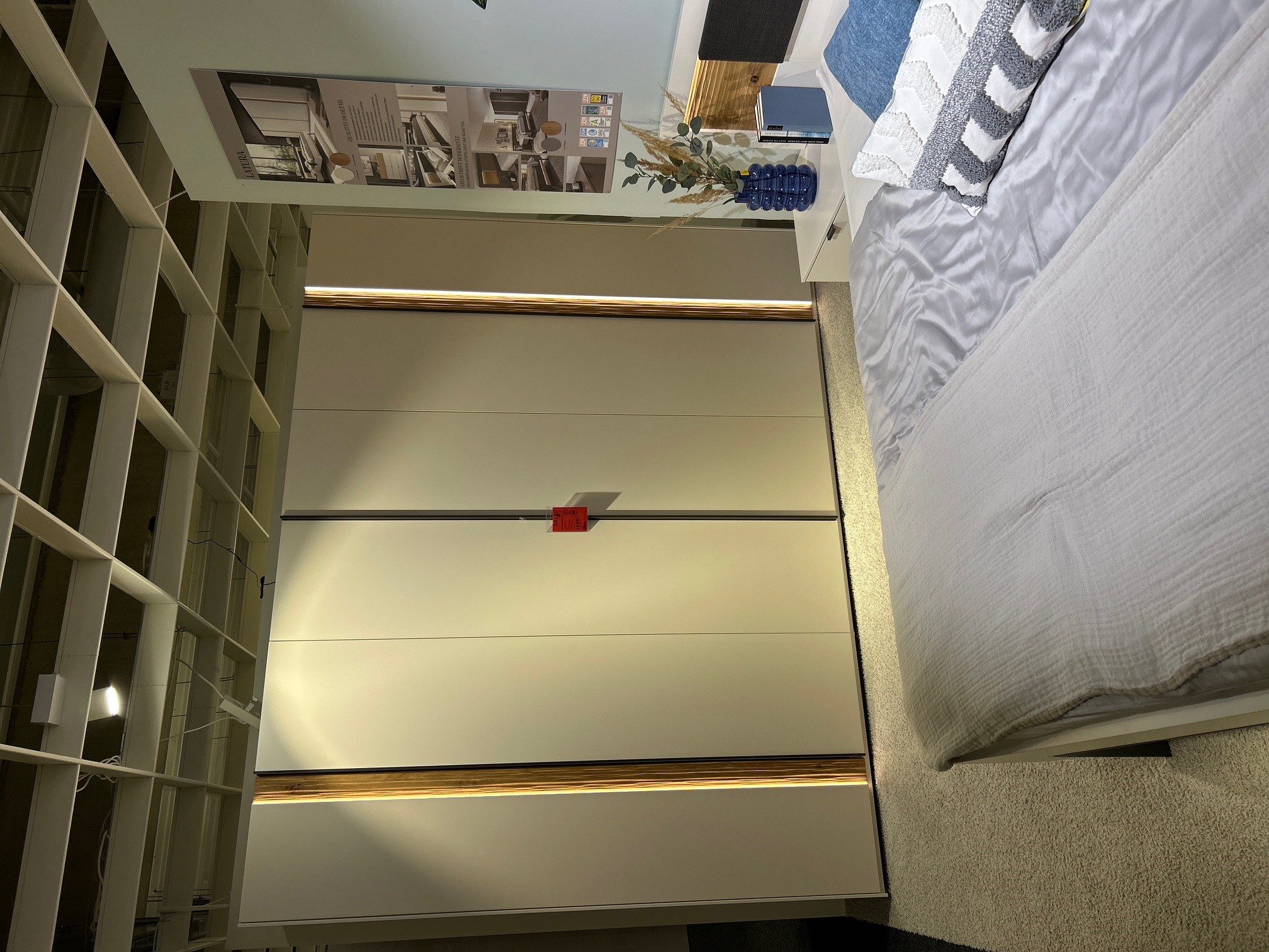 Loddenkemper Schlafzimmer LATURA ca. B303 H239 T60 cm in **Lack bianco weiß matt