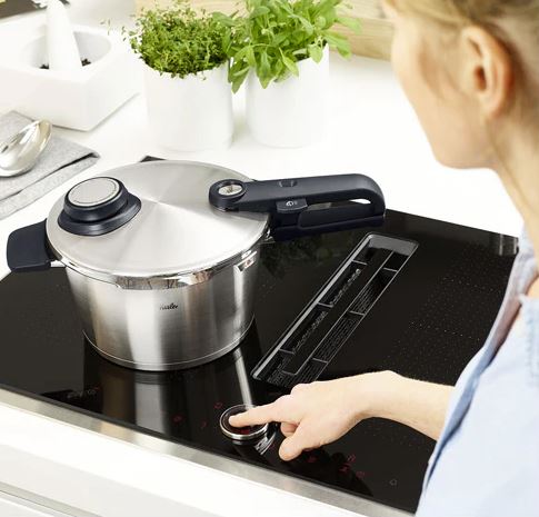 Fissler Schnellkochtopf 2,5L VITAVIT® PREMIUM in Vitavit® Premium, edelstahl, Kochgeschirr, Erwachsener, Weiblich, Person, Frau