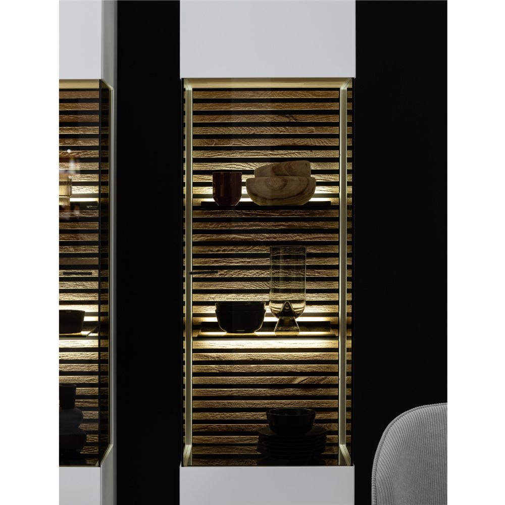 SCHÖNER WOHNEN-Kollektion Vitrine links YONNA ca. B48 H205 T44 cm in Kerneiche natur