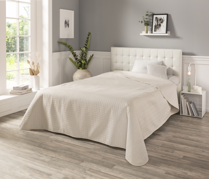 Ibena Tagesdecke NANCY 220x250cm in Farbe beige