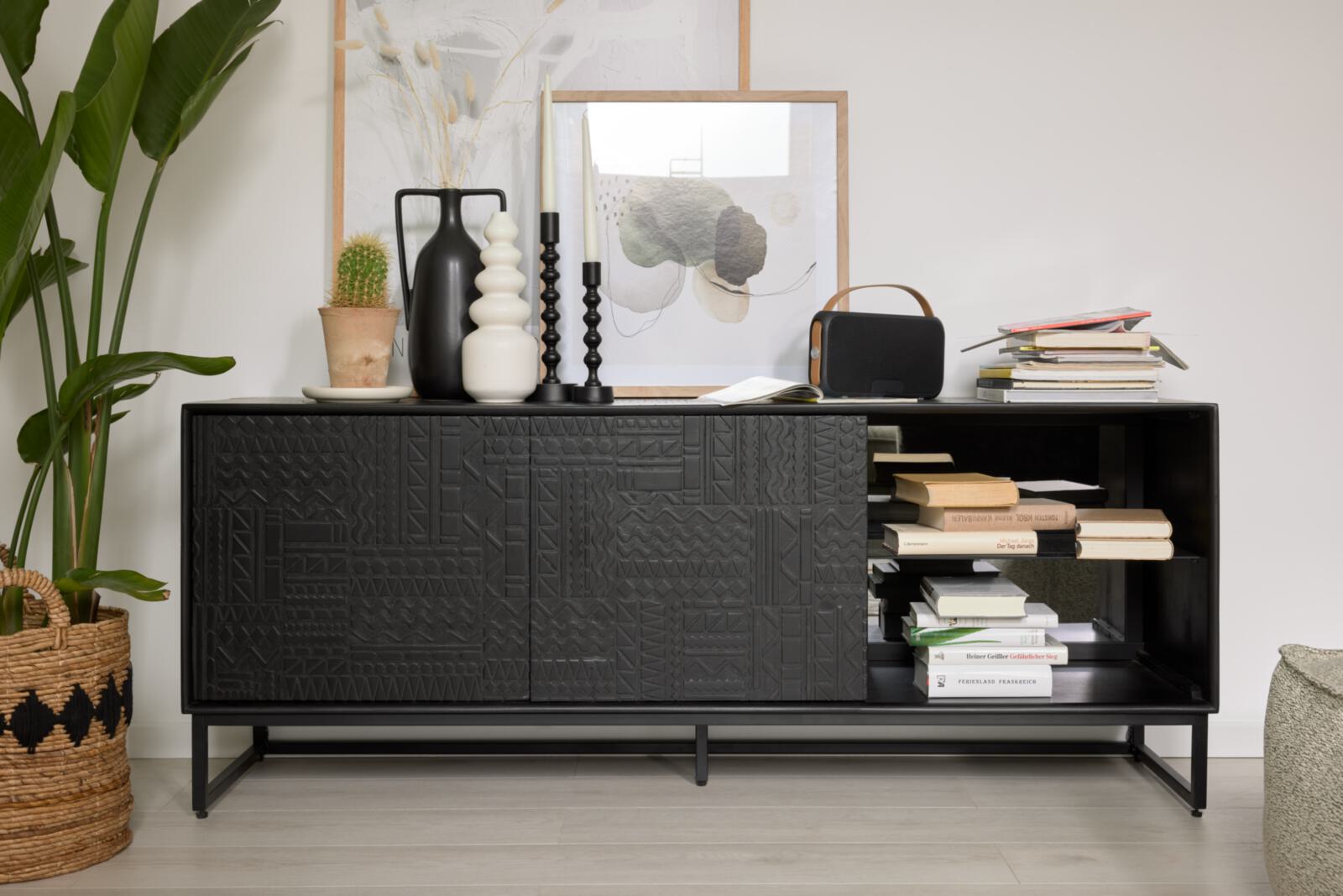 Roomio Lowboard NO. 2001 in Mango massiv gebürstet, schwarz gebeizt/lackiert