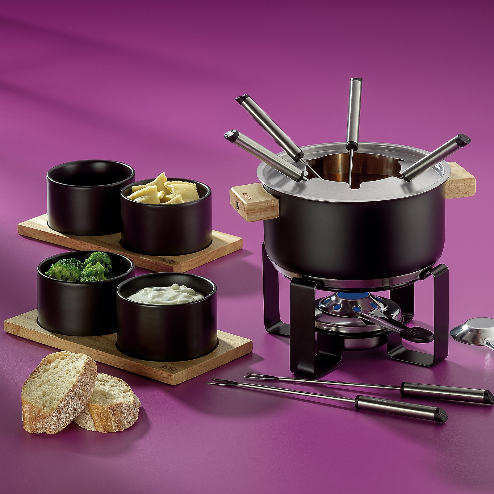 Kela Fondue-Set Gunten 16 tlg. GUNTEN in Edelstahl schwarz matt, Fondue-Kasserolle, Käsefondue-Set, Käsefondue-Topf, Pfännchen, Brotbeilage, Kochset, Fondue-Set, Töpfe, Brotscheiben, Dips
