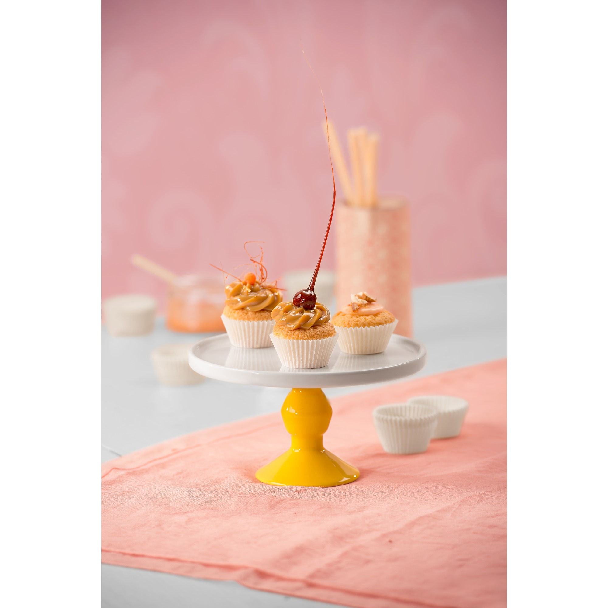 Kaiser Mini-Muffin-Papierbackförmchen-Set in weiß