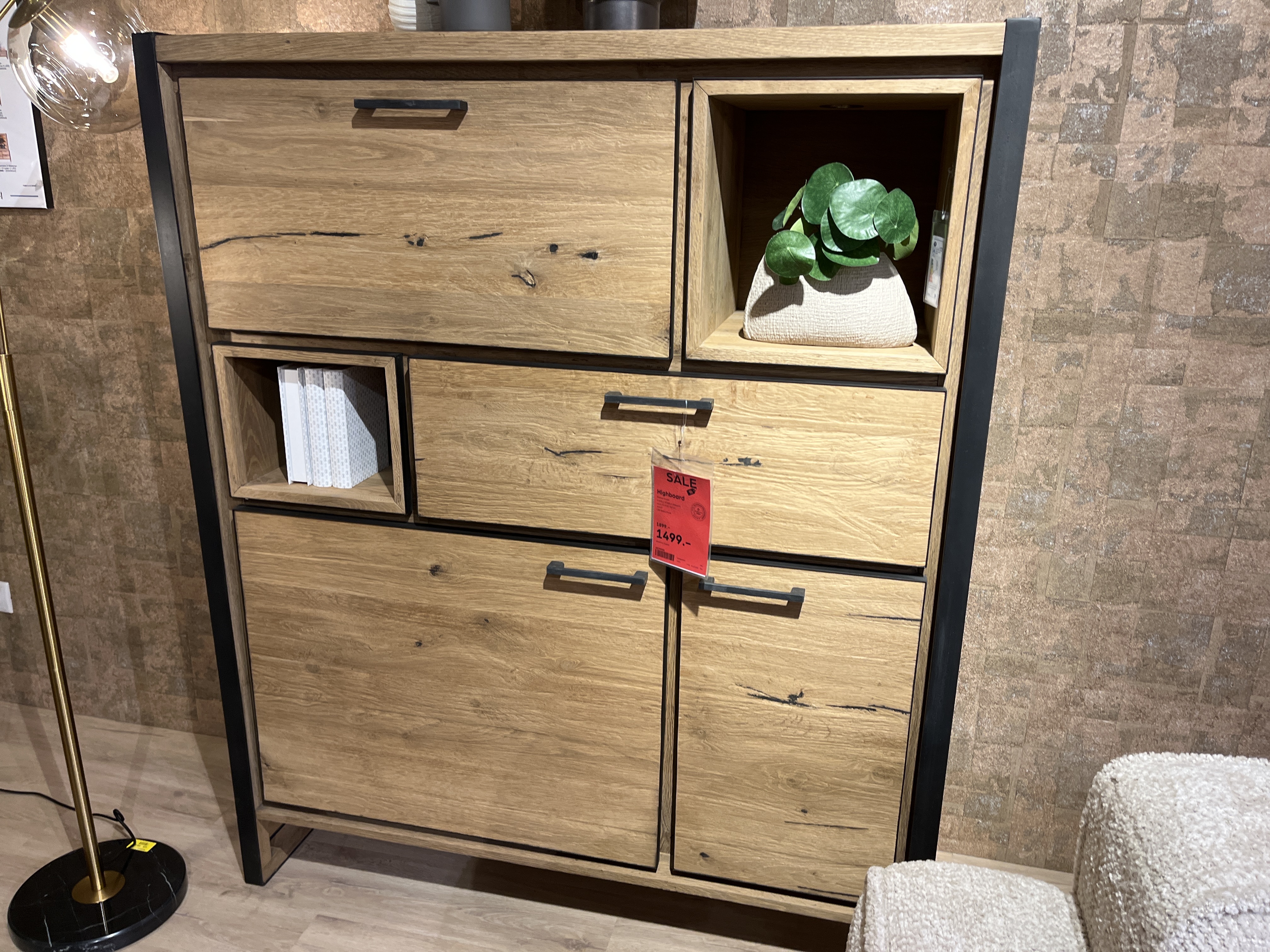 Henders & Hazel Highboard Metalo in Railway brown, Highboard, Eicheoptik, Schwarzer Metallrahmen, Schranktüren, Offene Fächer