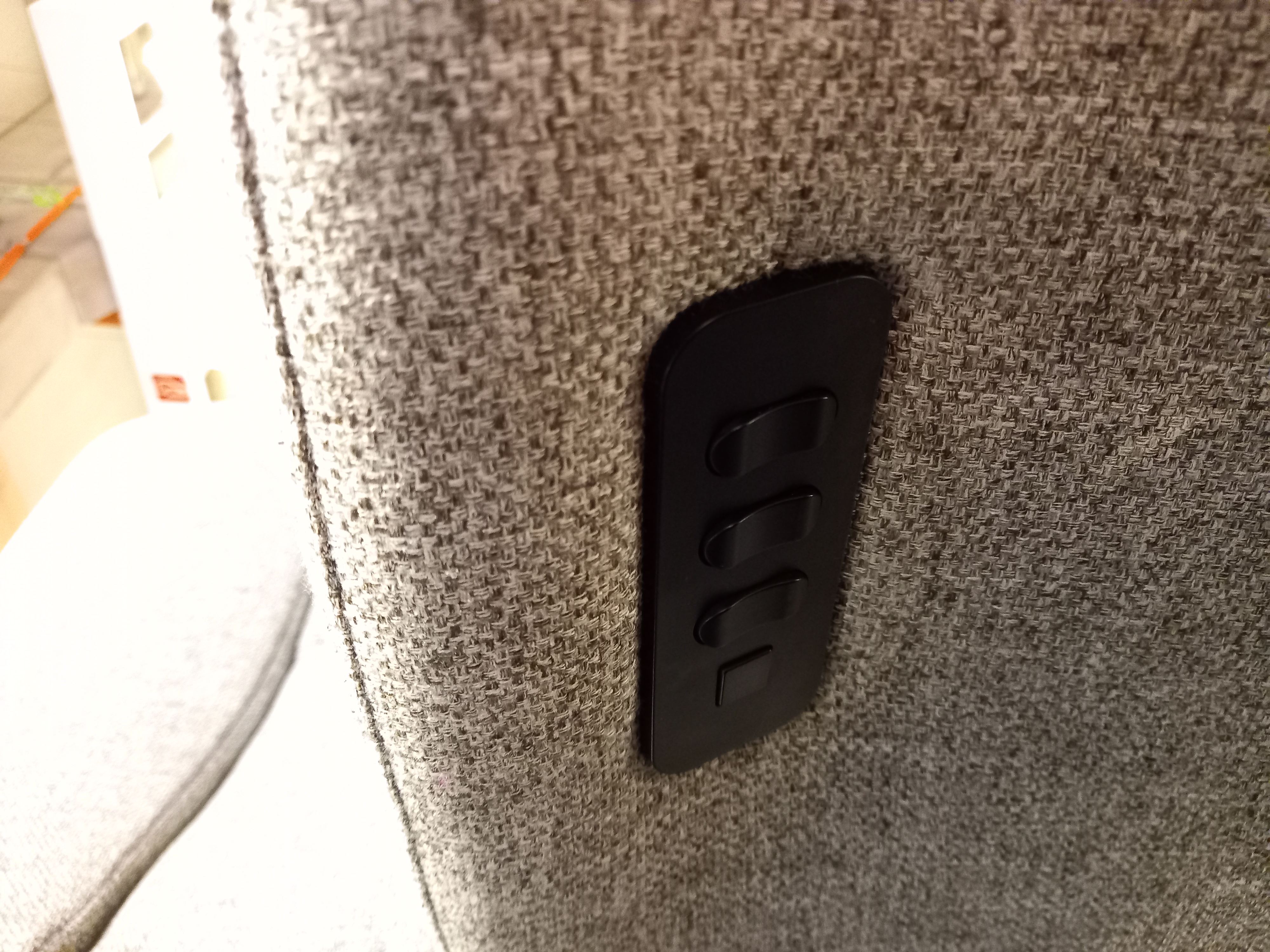 Knudsen Relaxsessel mittel SUPERIOR 3-motorig in Stoff Montana stone